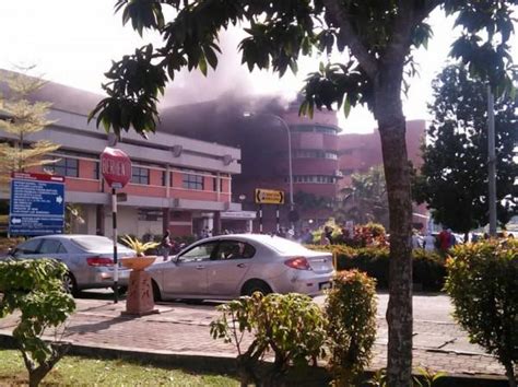 The best way to contact durdans hospital about a medical concern is by phone. Fire breaks out at Sultanah Aminah hospital - Photos ...