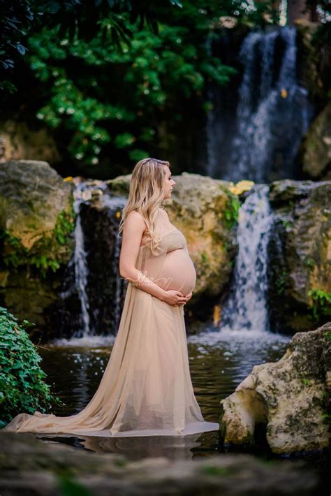 Beautiful Waterfall Pregnancy Photography Maternity Photography Poses