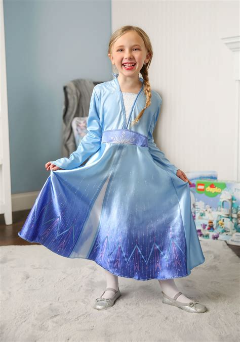 Highlights includes elsa's elegant ice crystal winged cape authentic film details and designs for frozen 2 fans to relive favorite scenes and story moments! Disney Frozen 2 Elsa Deluxe Costume for Girls