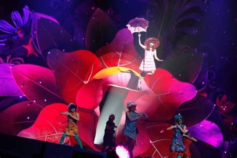 Kyary Pamyu Pamyu Flying On Stage With Pumpkin Parasol By Dicesare