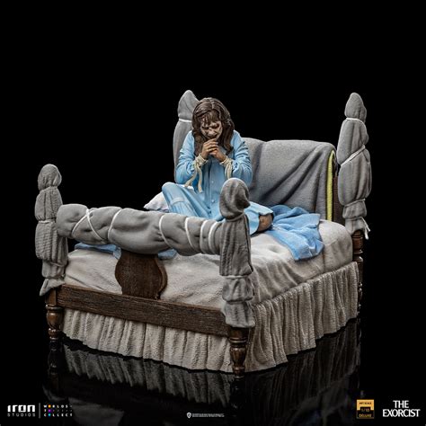 The Exorcist Possessed Regan Macneil Deluxe Scale Statue Iron