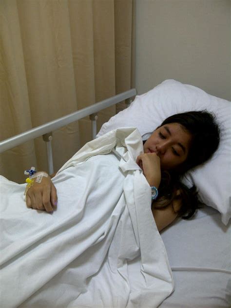 Foto Wanita Dirawat Di Rumah Sakit Homecare24