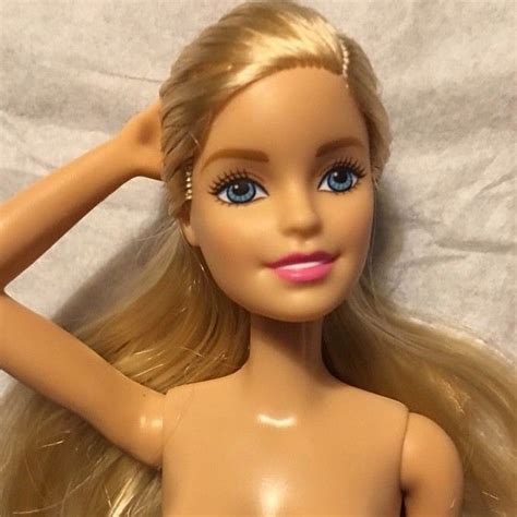 Nude Barbie Doll Millie Blonde Hair Blue Eyes Flat Feet Bent R Arm Hand