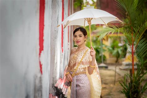 Phuket Traditional Thai Clothing Photoshoot Hire A Phuket Photographer Or Vacation