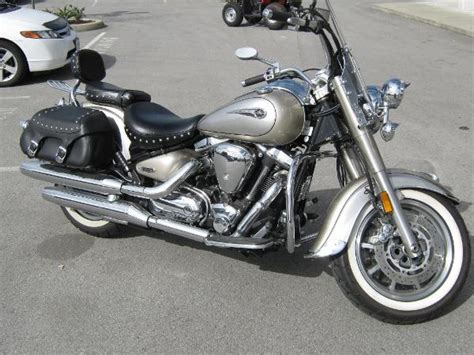 Has fatboy exhaust and many aftermarket accessories and chrome! Yamaha Yamaha Road Star 1700 - Moto.ZombDrive.COM
