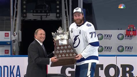?<br><br>andrei vasilevskiy is your conn smythe trophy winner!!! NHL playoff MVP: Victor Hedman voted 2020 Conn Smythe ...
