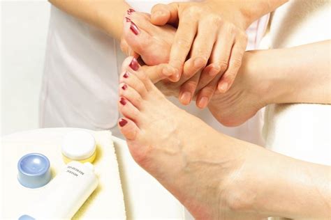 Spraying paint on glass is a tricky task. How Long Does It Take to Dry Your Toenails After a ...