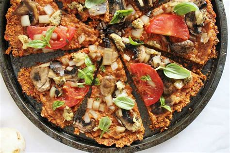Raw Pizza With Red Pepper Flax Crust Vegan One Green Planet