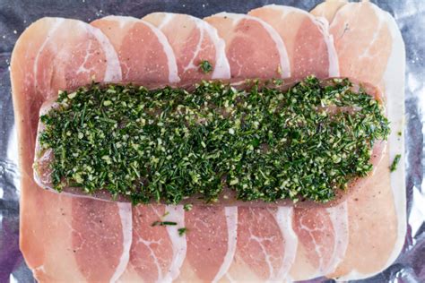 Bring the long edges together first and fold them over a few. Pork Tenderloin Wrapped On Tin Foil In Oven / Holly Goes Lightly: Paprika Pork Tenderloin / Of ...