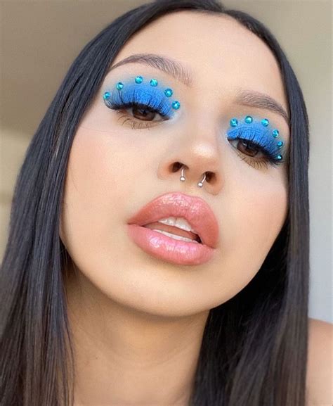 Stylegps Ideas For Blue Eyeshadow Looks In 2020 Rhinestone Makeup Gem Makeup Creative Eye