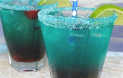Drinks with highest alcohol content: Recette : Morsure de requin in 2020 | Malibu drinks ...