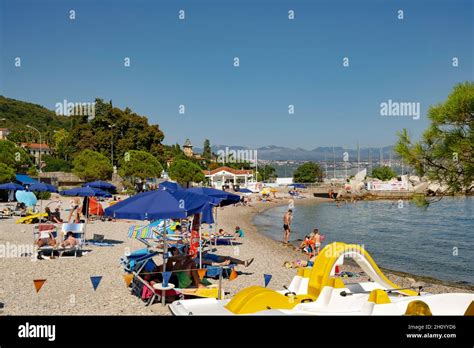Kroatien Istrien Icici Bei Opatija Strand Stock Photo Alamy