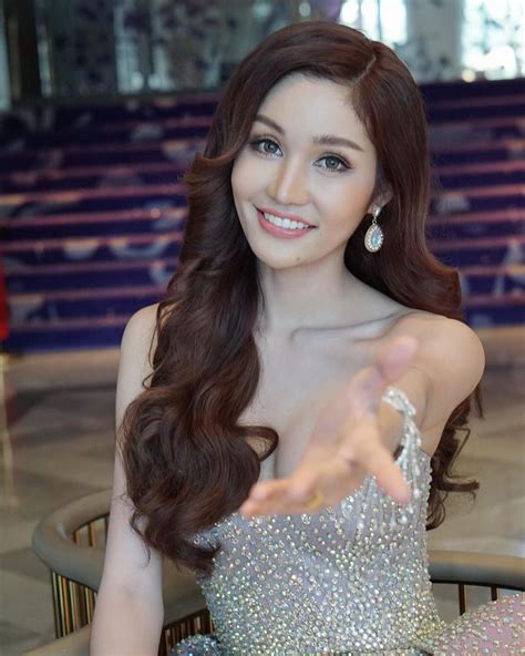 ruethaipreeya nuanglee most beautiful miss transgender thailand sexiezpix web porn