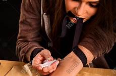 needle heroin addict junkie female narcotic hand alamy syringe teeth woman stock drugs