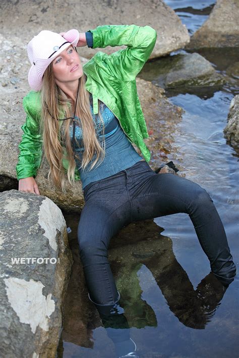 254 Sea Wetlook With Blonde Girl In Wet Tight Jeans Beau Flickr