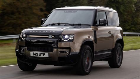 The land rover defender does not need an introduction, because it has been an iconic off road the off roader utility vehicle comes in a wide range of body styles as well, hard top, soft top, station wagon and pick up body to name a few. Land Rover Defender 90 (2020) review