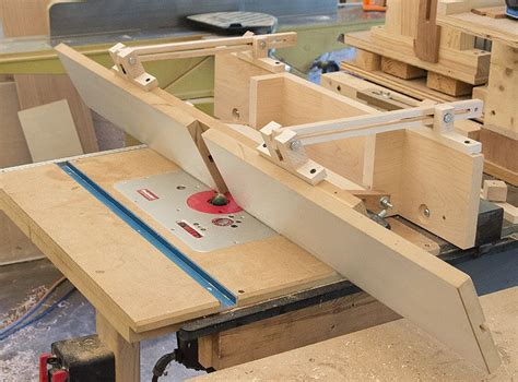 The first one is a jig to rip thin strips down. router table jigs | Router table fence, Woodworking hardware