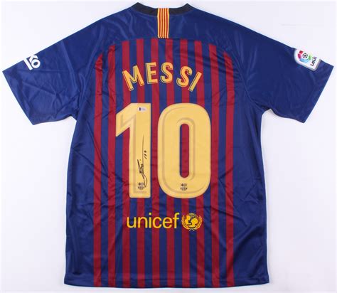 His first goal would follow against albacete at the messi has won seven league titles with barca, and in the 2008/09 campaign, after inheriting ronaldinho's number 10 jersey, he scored. Lionel Messi Signed FC Barcelona Jersey Inscribed "Leo ...