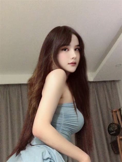 Nude and cute in Shenzhen