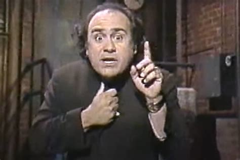 40 Years Ago Danny Devito Buys ‘taxi Reprieve With ‘snl Stunt 941