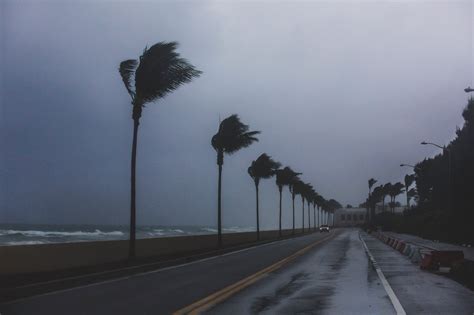 Tropical Storm Isaias Grazing Florida Takes Aim At Carolinas The
