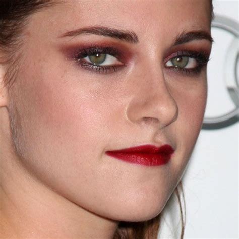 Kristen Stewart Makeup Purple Eyeshadow Red Eyeshadow And Red Lipstick