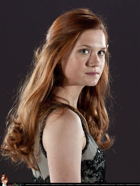 ginny deathly hallows ginny weasley harry potter characters harry potter pictures