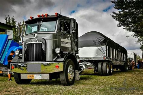 An Amazing Old Mack Mack Trucks Vintage Trucks Cool Trucks
