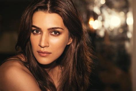 Kriti Sanon To Play The Role Of A Surrogate Mother In Her Upcoming Film Mimi Missmalini