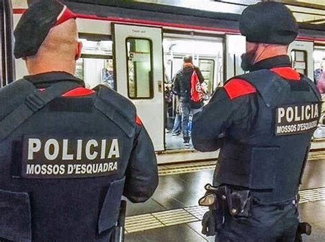 La síndica de greuges recorda l obligació dels Mossos d anar