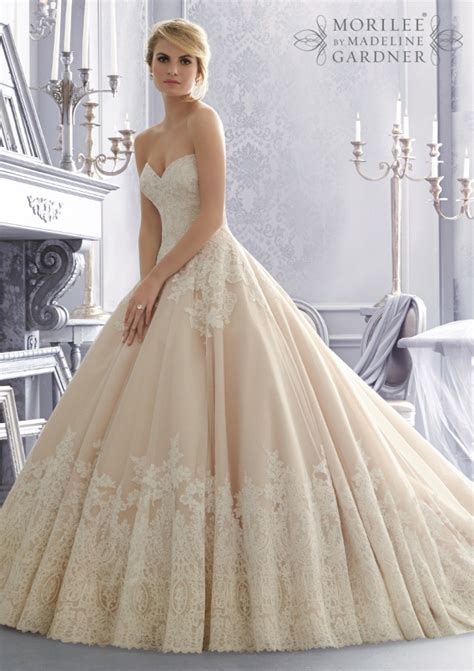 Top 5 Wedding Dresses For A Winter Wonderland Wedding
