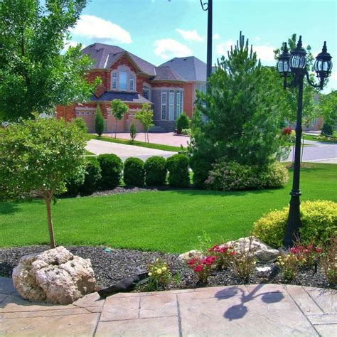 10 Great Large Front Yard Landscaping Ideas 2022