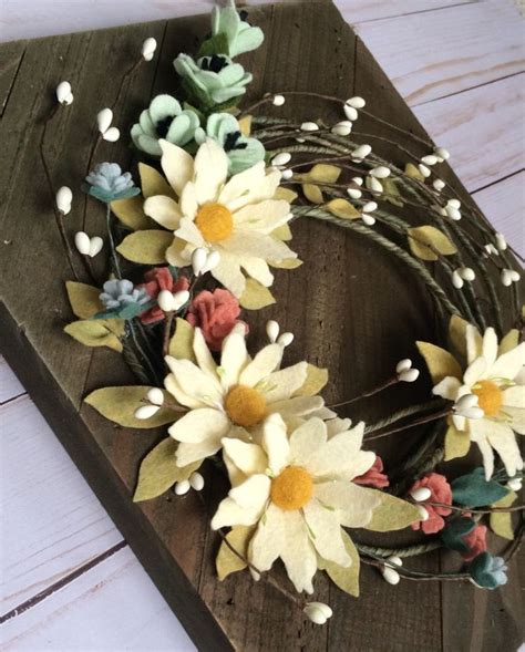 Felt Flower Wood Wall Plaque Felt Flower Wreath Wood Sign Etsy Italia