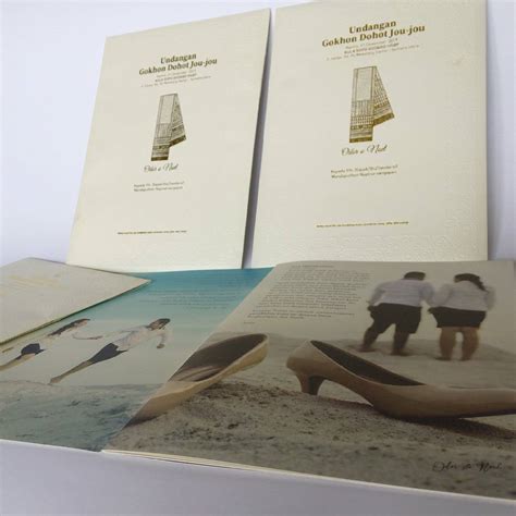 Hal yang membedakan karena keduanya memiliki struktur yang berbeda dan isi surat adalah bagian yang paling penting karena mengambarkan isi dari surat yang berguna mengajak penerima untuk menghadiri acara atau. Contoh Desain & Isi Undangan Pernikahan Batak | Beranda Batak