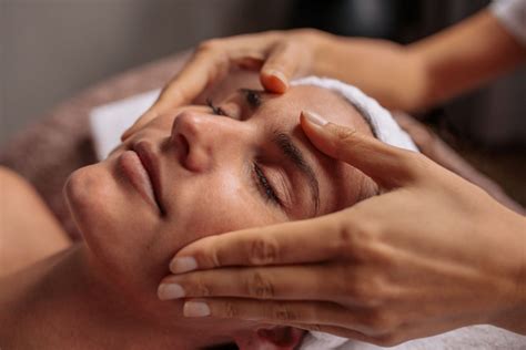 How Lymphatic Facials Help With Skin Health • Sofia Latif®