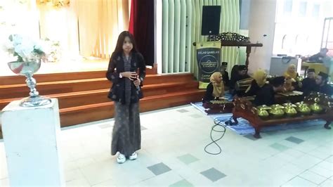Lagu kolej kediaman raja dr nazrin shah. Rela Nurul Iman di Kolej Kediaman Ke 9 UM..Sungguh Meriah ...