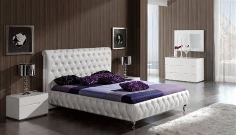 White leather bedroom set are stylish and elegant and their unbelievable deals will make your jaw drop. White Leather Bed Frame and White Lacquer Bedroom Set ...