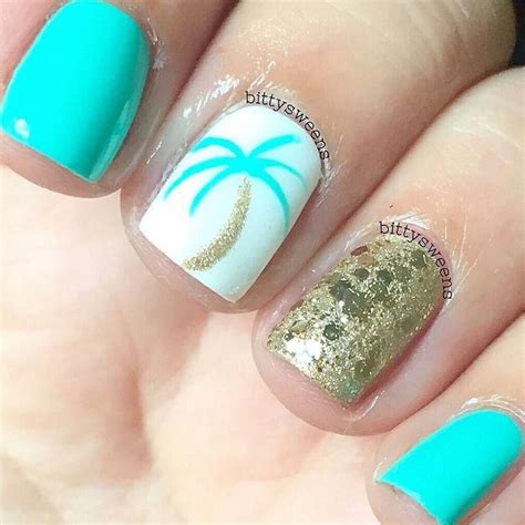 37 Beach Themed Nail Art Ideas To Make Your Summer Rock Awimina Blog Holidaynails Beachy