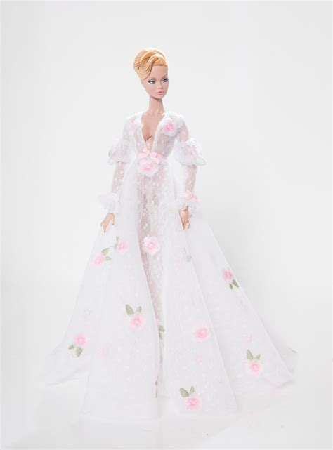 Fleur Robe Pour La Royauté De La Mode Poppy Parker Silkstone Etsy Barbie Gowns Fashion