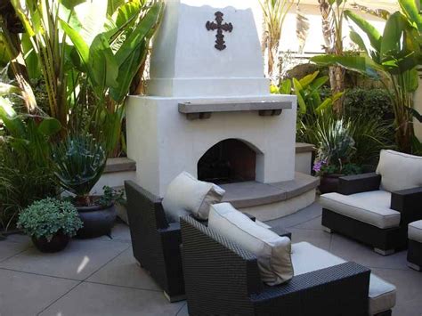 Outdoor Fireplace Love The Clean Look Of The Stucco And The Contrast