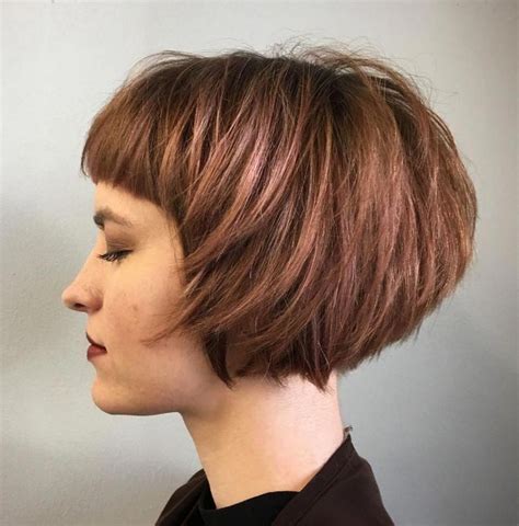 Cropped Bob With Bangs And Shaggy Layers Shortbobhaircuts2019 In 2020