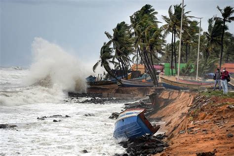 ఆంధ్రప్రదేశ్ కు పెను తుఫాన్ హెచ్చరిక Super Cyclone Alert For Andhra