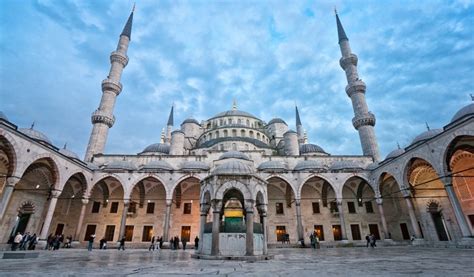 الجامع الأزرق جامع السلطان أحمد في إسطنبول ترك برس