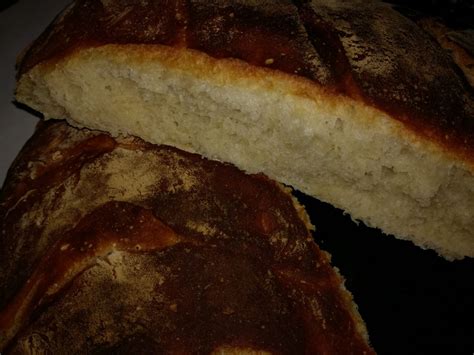 Si vous voulez diminuer votre consommation de pain de boulangerie et apprendre à faire votre baguette. Recette du bon pain maison à la mie bien aérée - Le blog ...