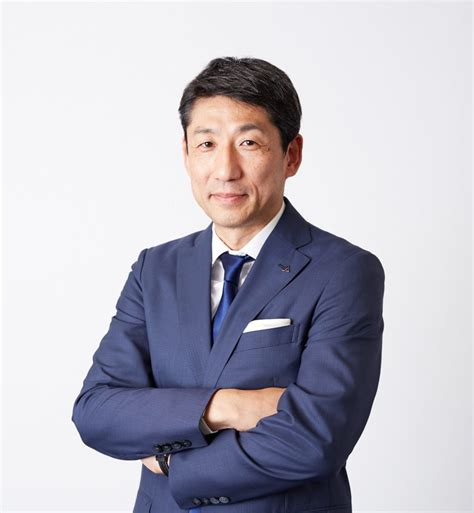 Seiji Watanabe Cadre Et Directeur Général De La Division De La
