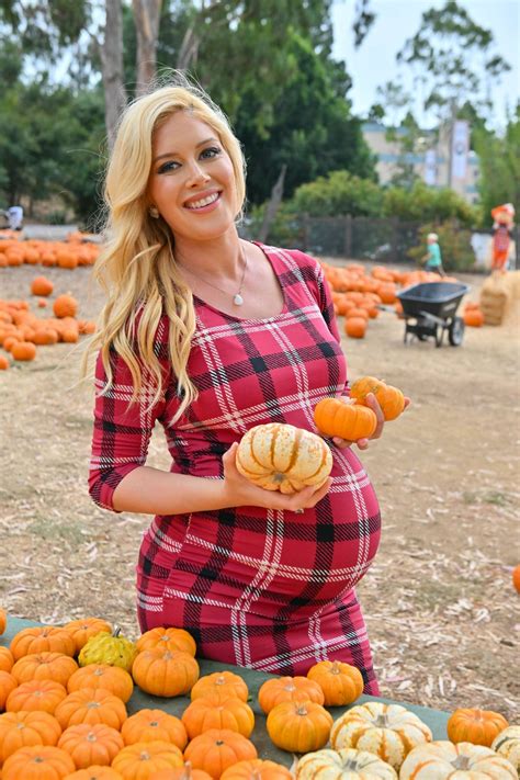 Pregnant Heidi Montag At A Local Pumpkin Patch In Los Angeles 1014
