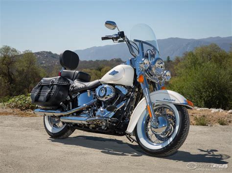 Factory upgraded chrome wheels, abs, security (accessories and options total over. 2014 Harley-Davidson Heritage Softail Classic - Moto ...