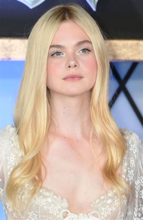 Makeup That Lets You Stand Out From The Crowd Elle Fanning Formal