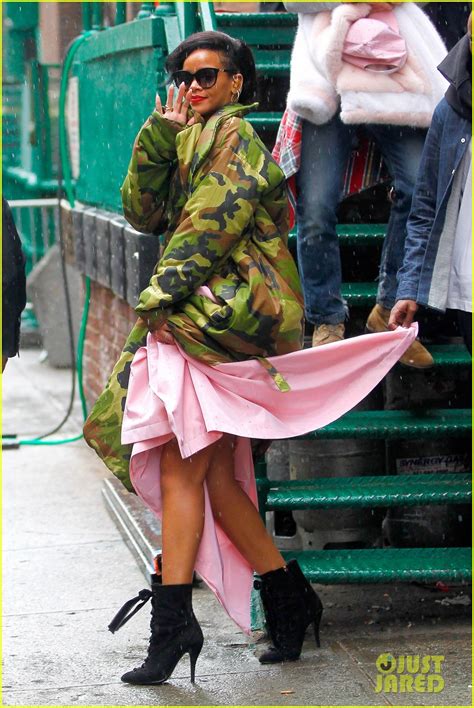 Rihanna Kate Moss Steamy V Magazine Photo Shoot Photos Atlnightspots