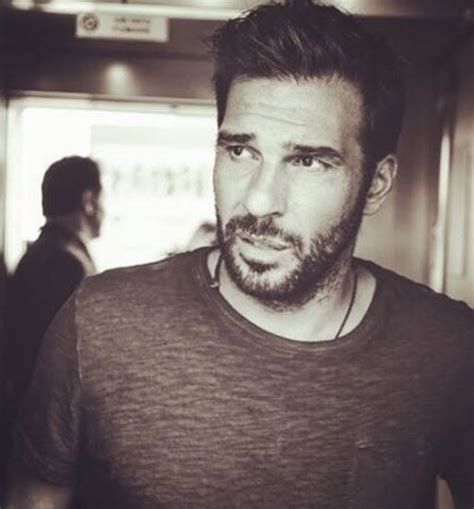Edoardo leo is an italian actor, director and screenwriter. Edoardo Leo sposato, moglie, figli dell'attore e regista FOTO